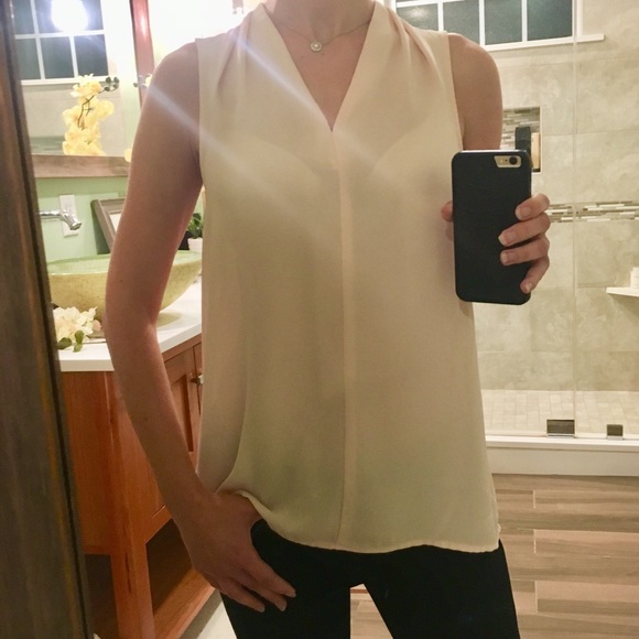 V neck blouse sleeveless - Picture 3 of 4